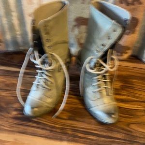 Lace up heeled boots size 8 like new